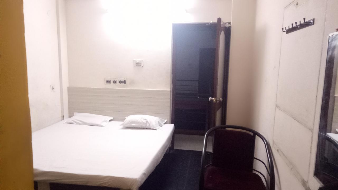 Hotel Mim Park Кумбаконам Экстерьер фото