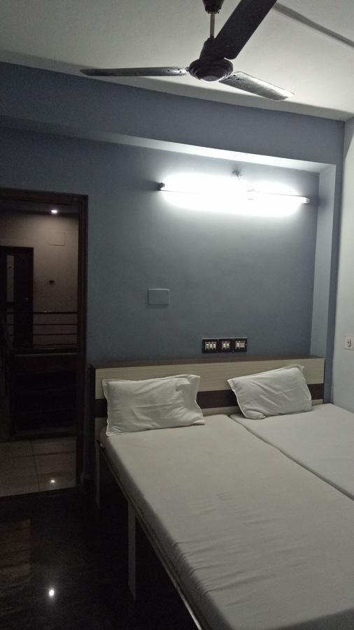 Hotel Mim Park Кумбаконам Экстерьер фото